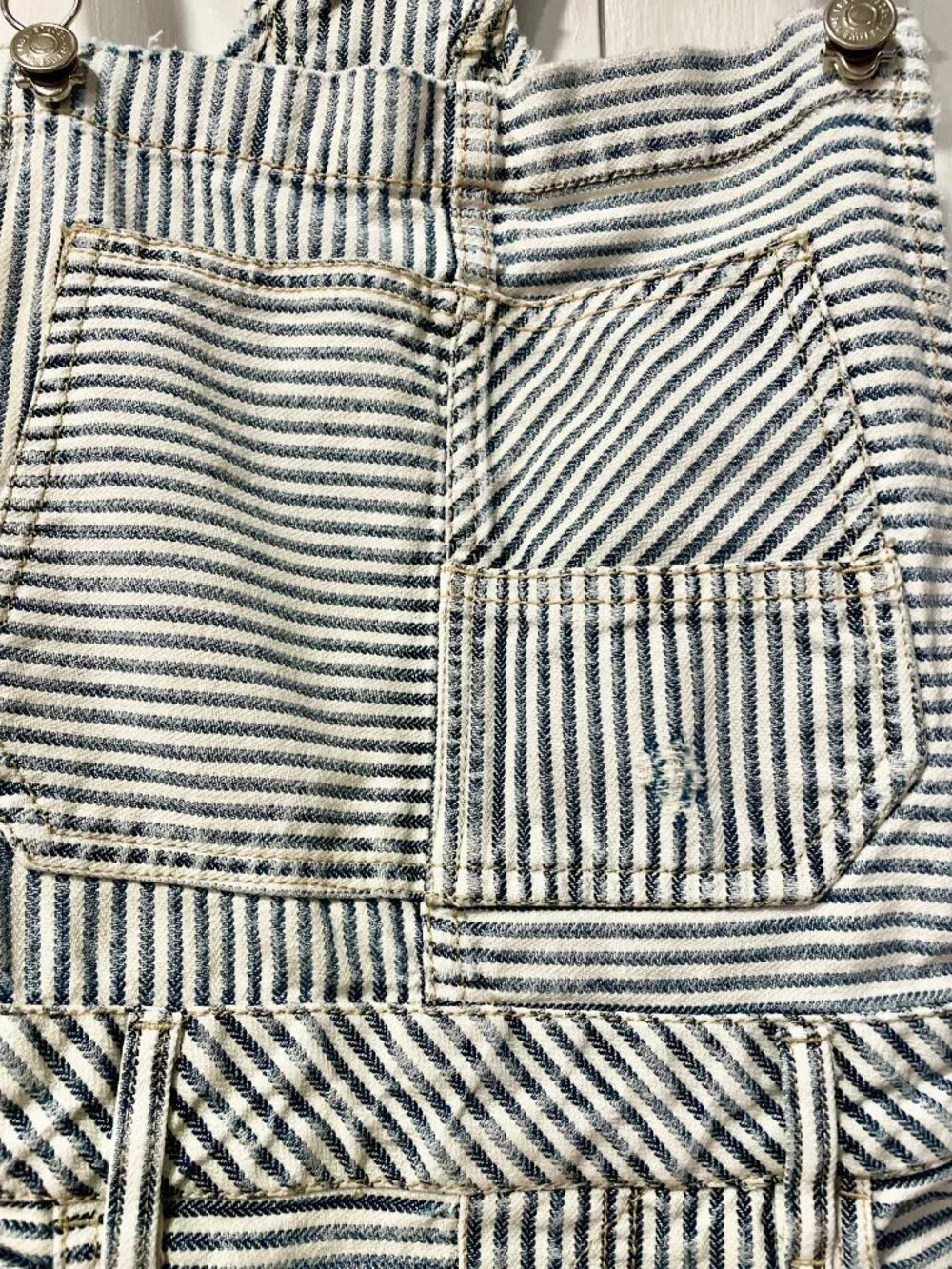We The Free Ziggy Denim Shortalls Blue & White Stripe Distressed Size XS - Picture 5 of 8
